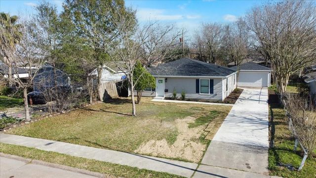 1512 Thomas Avenue, Pasadena, TX 77506