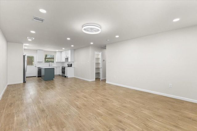 1512 Thomas Avenue, Pasadena, TX 77506