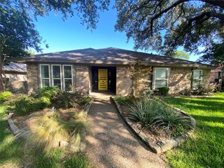 122 Faircrest Drive, Garland, TX 75040