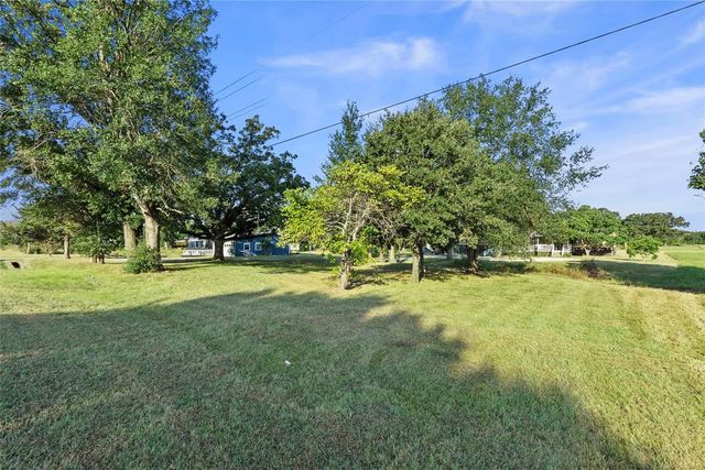 5426 Highway 90, Madisonville, TX 77864