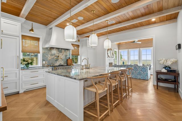 967 Royall Avenue, Mount Pleasant, SC 29464