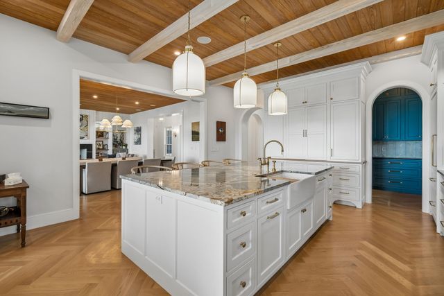 967 Royall Avenue, Mount Pleasant, SC 29464
