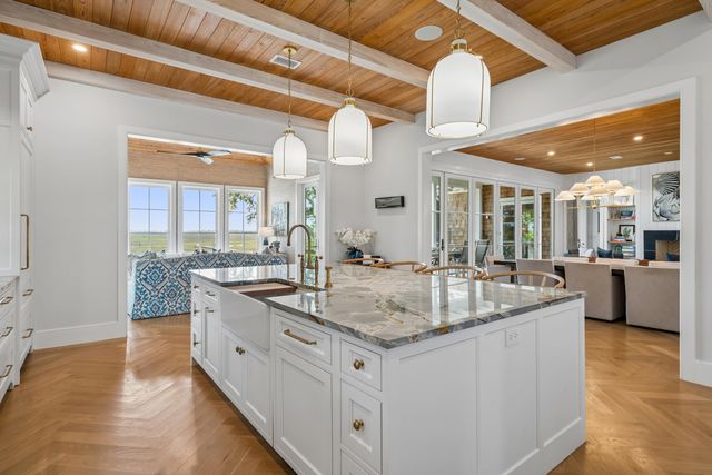 967 Royall Avenue, Mount Pleasant, SC 29464