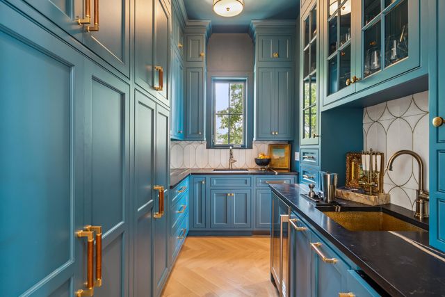 967 Royall Avenue, Mount Pleasant, SC 29464