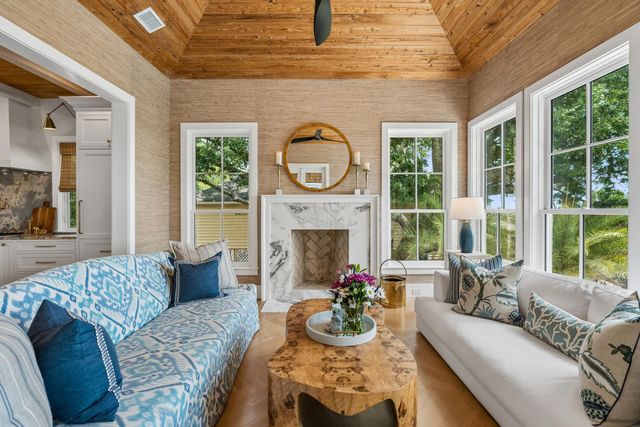 967 Royall Avenue, Mount Pleasant, SC 29464