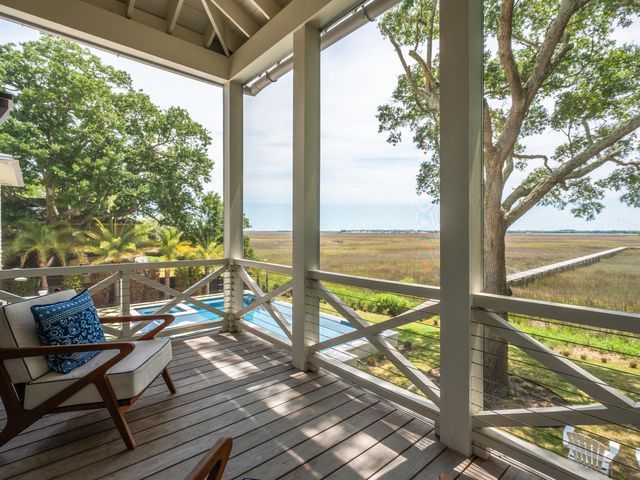 967 Royall Avenue, Mount Pleasant, SC 29464