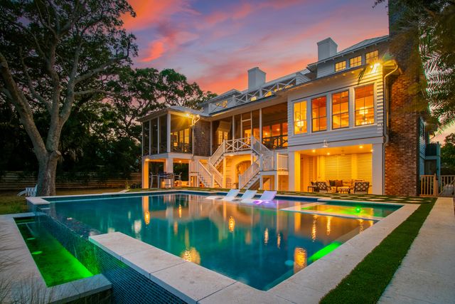 967 Royall Avenue, Mount Pleasant, SC 29464