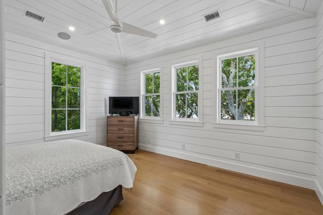 967 Royall Avenue, Mount Pleasant, SC 29464