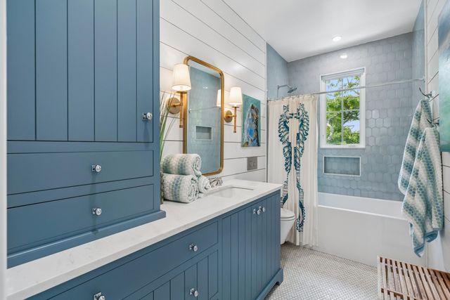 967 Royall Avenue, Mount Pleasant, SC 29464