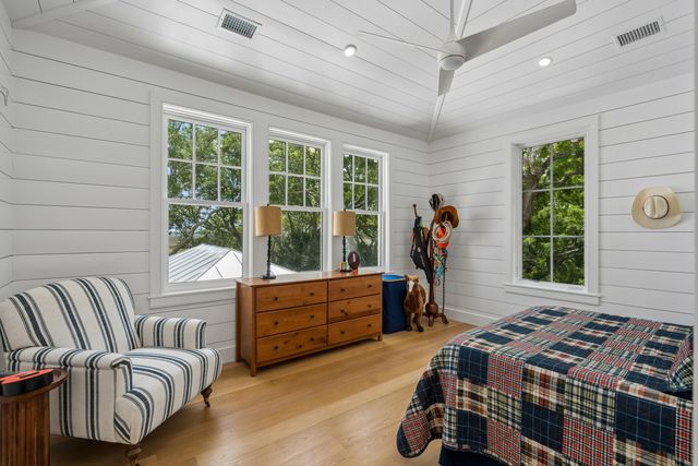 967 Royall Avenue, Mount Pleasant, SC 29464