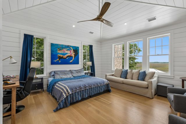 967 Royall Avenue, Mount Pleasant, SC 29464