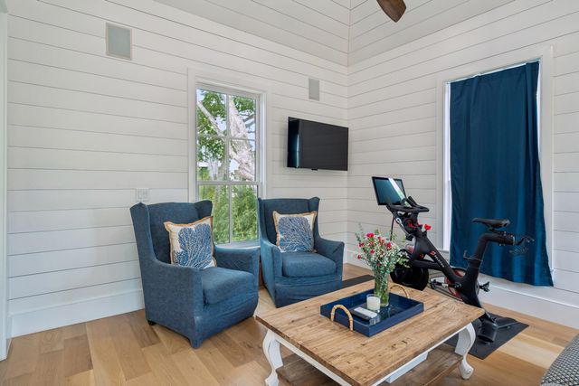 967 Royall Avenue, Mount Pleasant, SC 29464