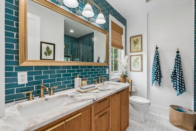 967 Royall Avenue, Mount Pleasant, SC 29464