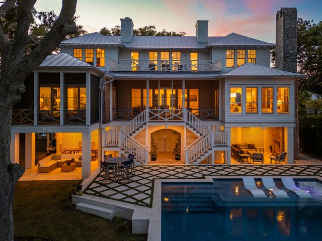 967 Royall Avenue, Mount Pleasant, SC 29464