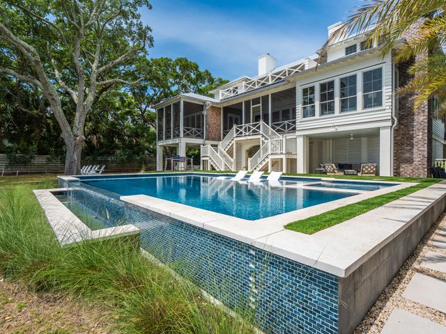 967 Royall Avenue, Mount Pleasant, SC 29464