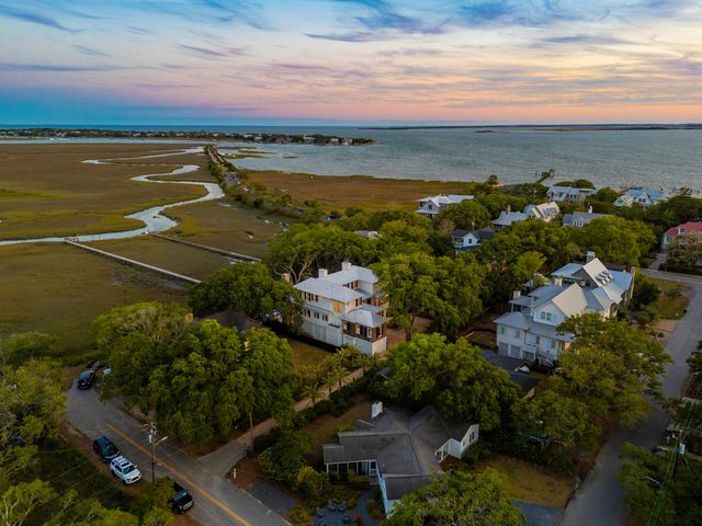 967 Royall Avenue, Mount Pleasant, SC 29464