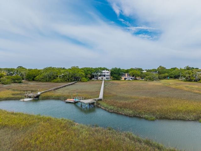 967 Royall Avenue, Mount Pleasant, SC 29464