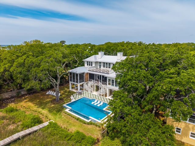 967 Royall Avenue, Mount Pleasant, SC 29464
