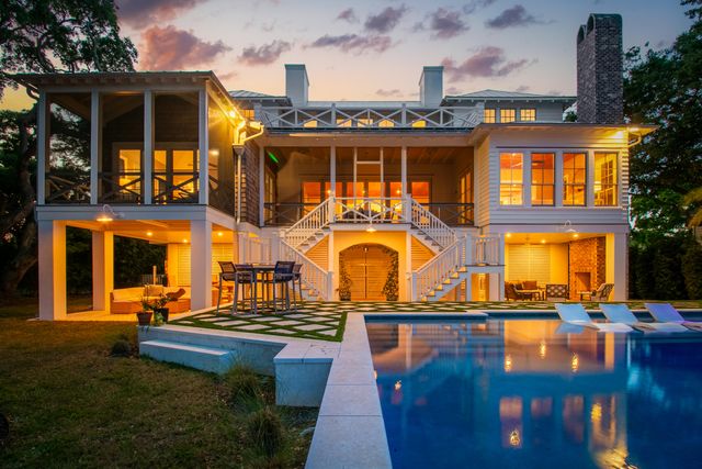 967 Royall Avenue, Mount Pleasant, SC 29464
