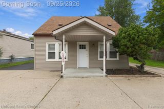 19559 E 14 Mile Road, Clinton Township, MI 48035