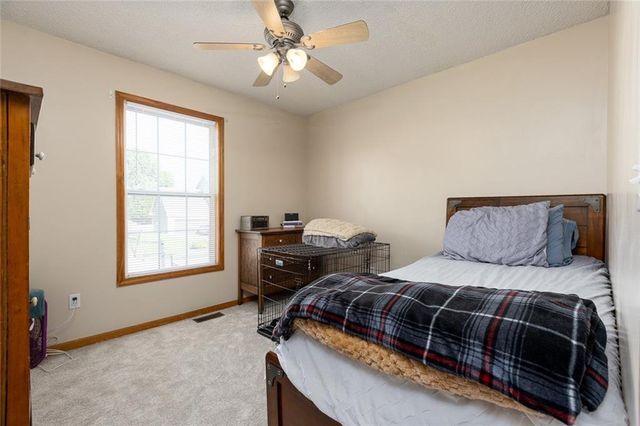 7431 N Lewis Avenue, Kansas City, MO 64158