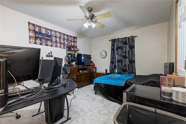 7431 N Lewis Avenue, Kansas City, MO 64158