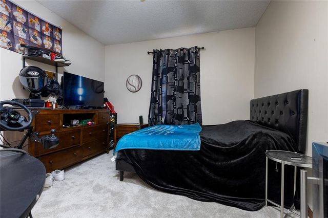 7431 N Lewis Avenue, Kansas City, MO 64158