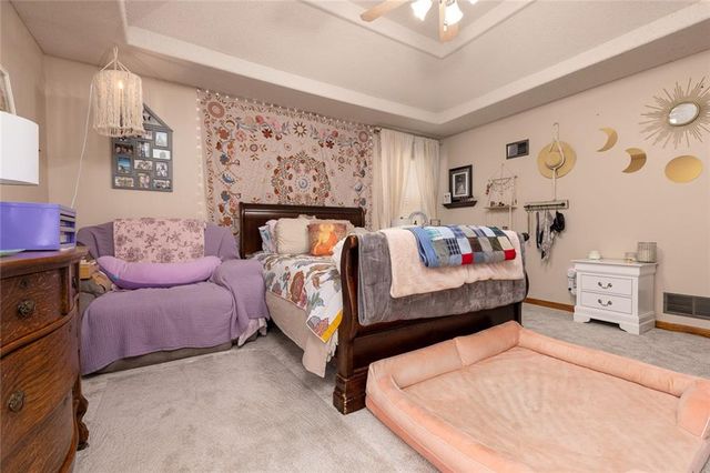 7431 N Lewis Avenue, Kansas City, MO 64158