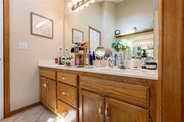 7431 N Lewis Avenue, Kansas City, MO 64158
