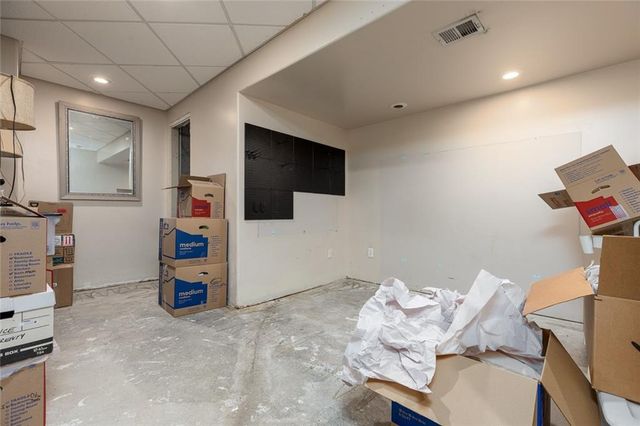 7431 N Lewis Avenue, Kansas City, MO 64158