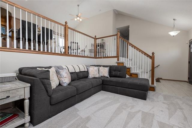 7431 N Lewis Avenue, Kansas City, MO 64158