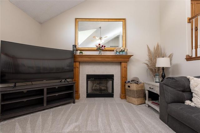 7431 N Lewis Avenue, Kansas City, MO 64158