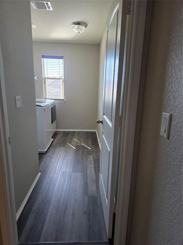 1704 Constanta DR, Austin, TX 78753