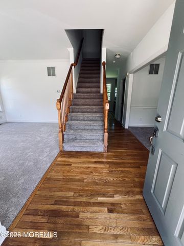 18 Dayna Court, Howell, NJ 07731