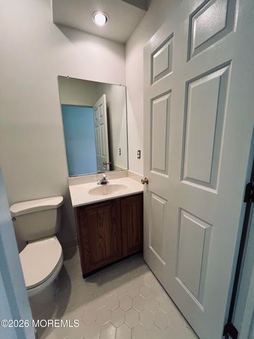 18 Dayna Court, Howell, NJ 07731