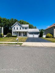 18 Dayna Court, Howell, NJ 07731