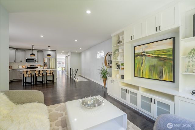 4418 40th Avenue SW, Seattle, WA 98116