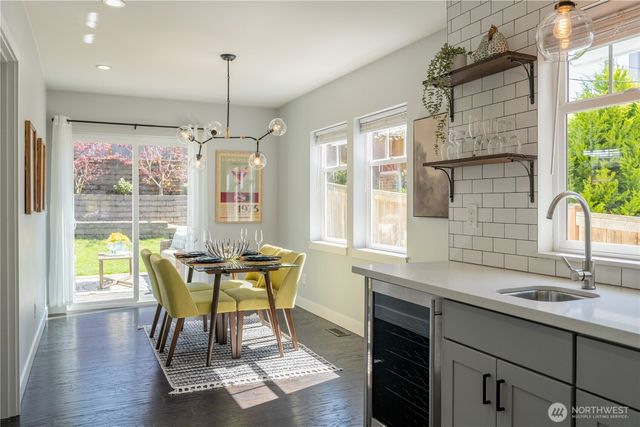 4418 40th Avenue SW, Seattle, WA 98116