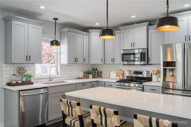 4418 40th Avenue SW, Seattle, WA 98116