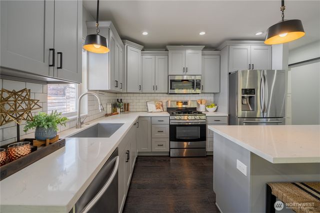 4418 40th Avenue SW, Seattle, WA 98116