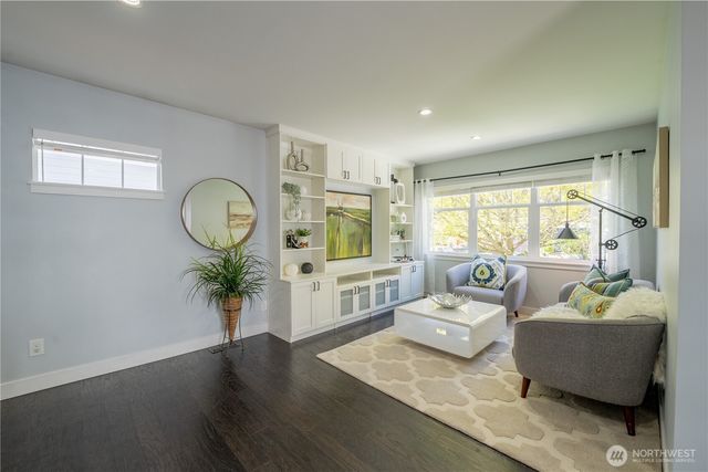 4418 40th Avenue SW, Seattle, WA 98116