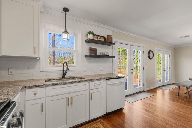 408 Camelot Drive, Simpsonville, SC 29681