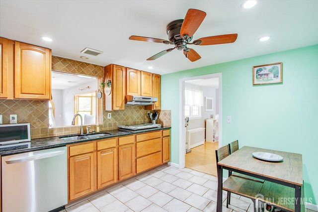 85 Othen Street, Edison, NJ 08817