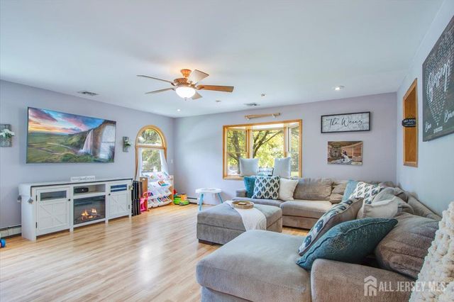 85 Othen Street, Edison, NJ 08817