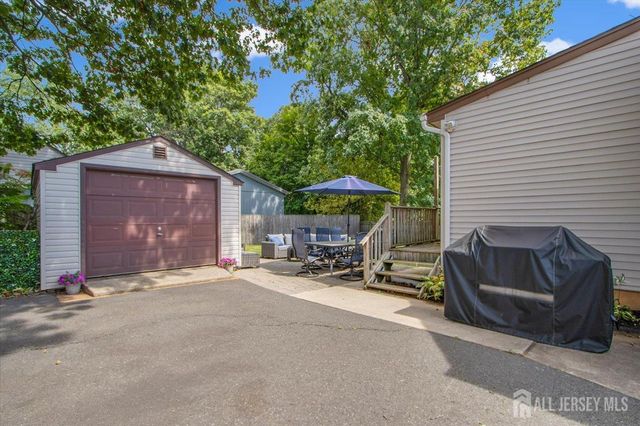 85 Othen Street, Edison, NJ 08817