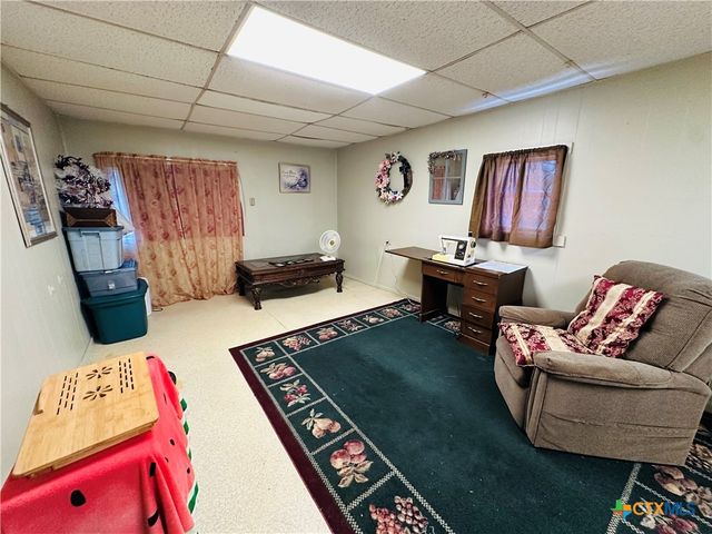 735 San Antonio Avenue, Seguin, TX 78155