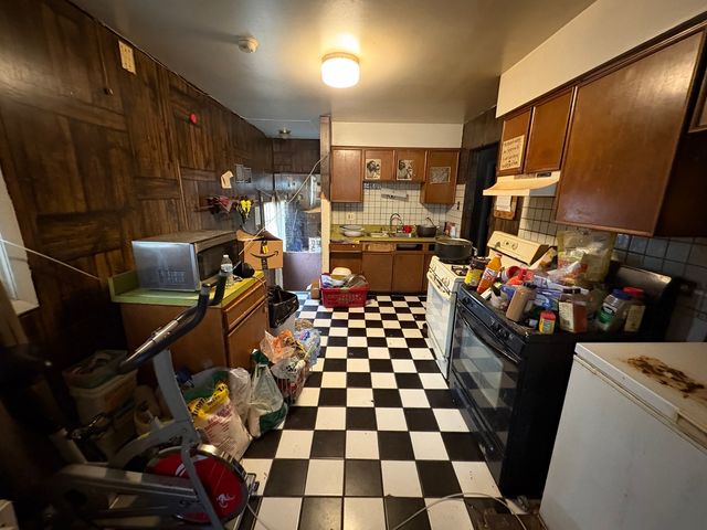 16919 Glen Oaks Drive, Country Club Hills, IL 60478