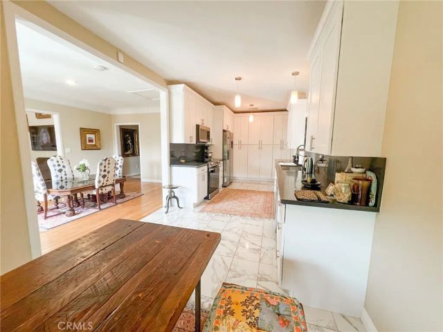 542 N Kilkea Drive, Los Angeles, CA 90048