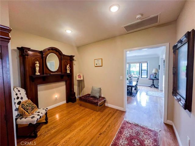 542 N Kilkea Drive, Los Angeles, CA 90048