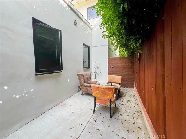 542 N Kilkea Drive, Los Angeles, CA 90048